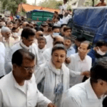 उप्र: राहुल गांधी के समर्थन में कांग्रेस कार्यकर्ता सड़क पर उतरे
