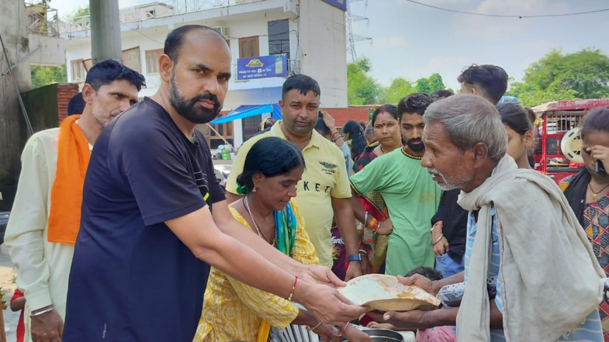 Free food provided to the needy